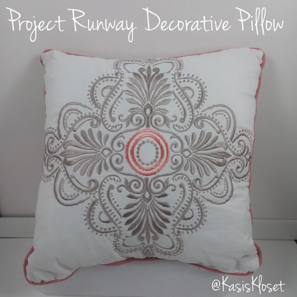 🔥4/$20 Project Runway Throw Pillow Embroidered Bohemian Style Print Square - Picture 2 of 16
